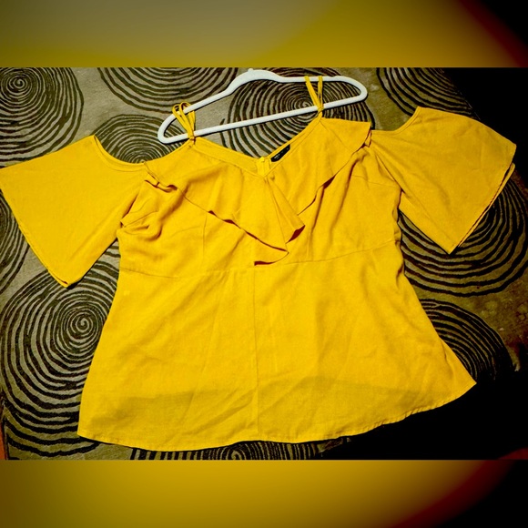 Ladies Plus Dark Golden Flare Cut-Out Drop Shoulder Blouse - Picture 6 of 7